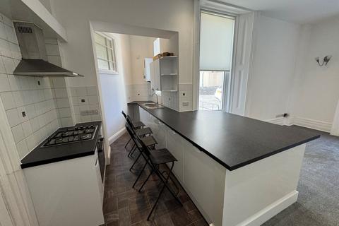 2 bedroom flat to rent, Exeter Park Road, Bournemouth, BH2