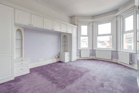 6 bedroom link detached house for sale, Victoria Road, Worthing, West Sussex, BN11