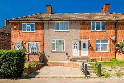 2 bedroom terraced house to rent, Manor Farm Drive, Chingford