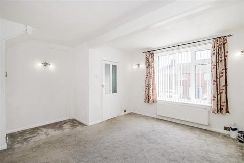 2 bedroom terraced house to rent, Manor Farm Drive, Chingford