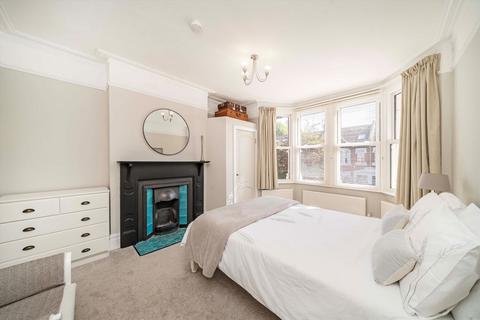3 bedroom flat for sale, First Avenue, London W3