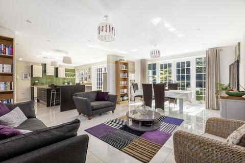 6 bedroom detached house for sale, Wentworth Estate