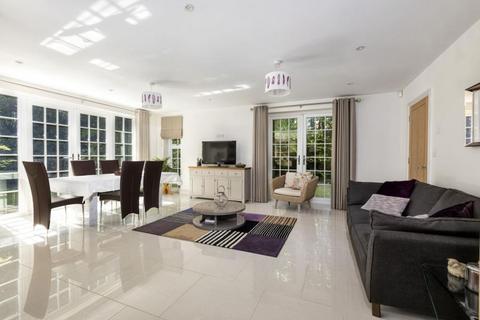 6 bedroom detached house for sale, Wentworth Estate
