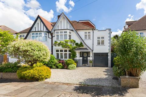 5 Preston Close, Twickenham, TW2 5RU