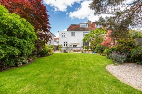 5 Preston Close, Twickenham, TW2 5RU