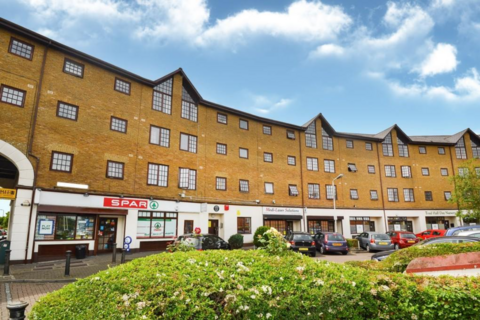 Comer Crescent, Southall, UB2
