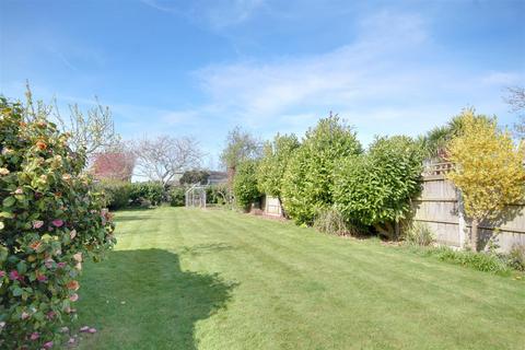 4 bedroom detached house for sale, Beverley Road, Kirk Ella