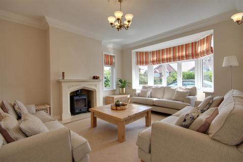 4 bedroom detached house for sale, Beverley Road, Kirk Ella