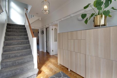 4 bedroom detached house for sale, Beverley Road, Kirk Ella