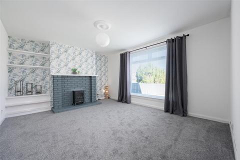 32 Braemount, Cowdenbeath, KY4 9RB