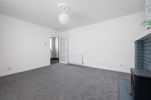 32 Braemount, Cowdenbeath, KY4 9RB