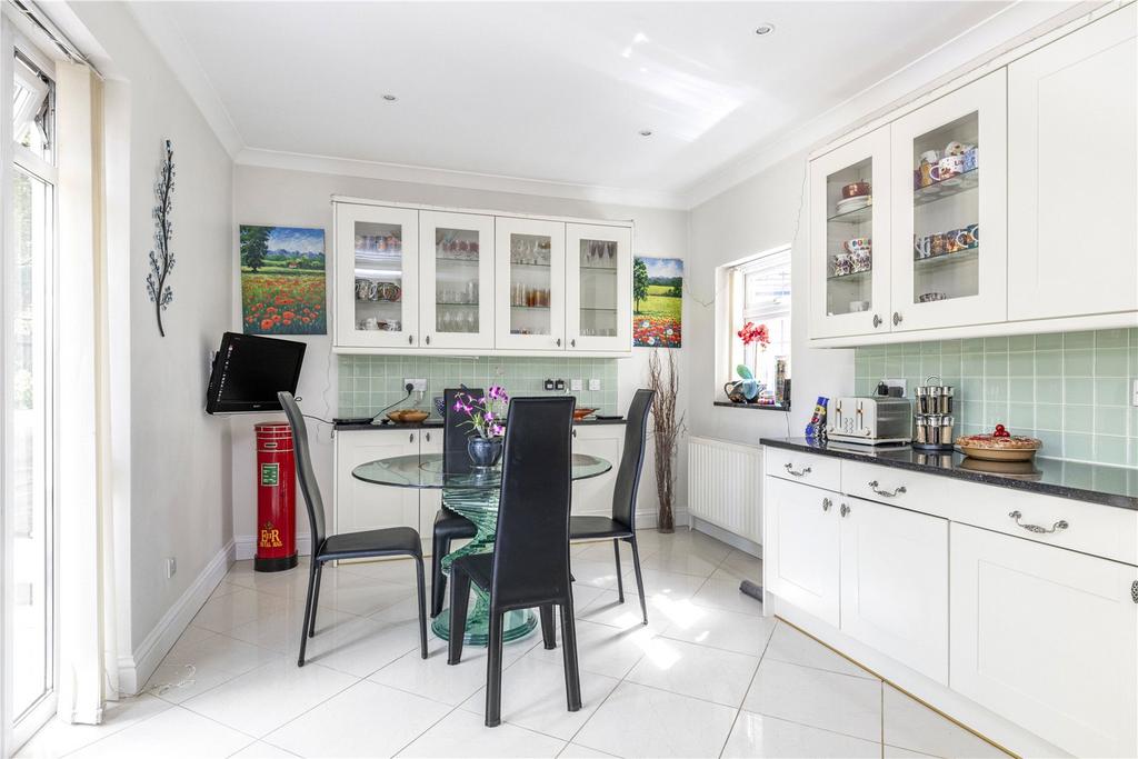 Kitchen/Breakfast Rm