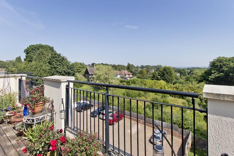 Balcony2.jpg