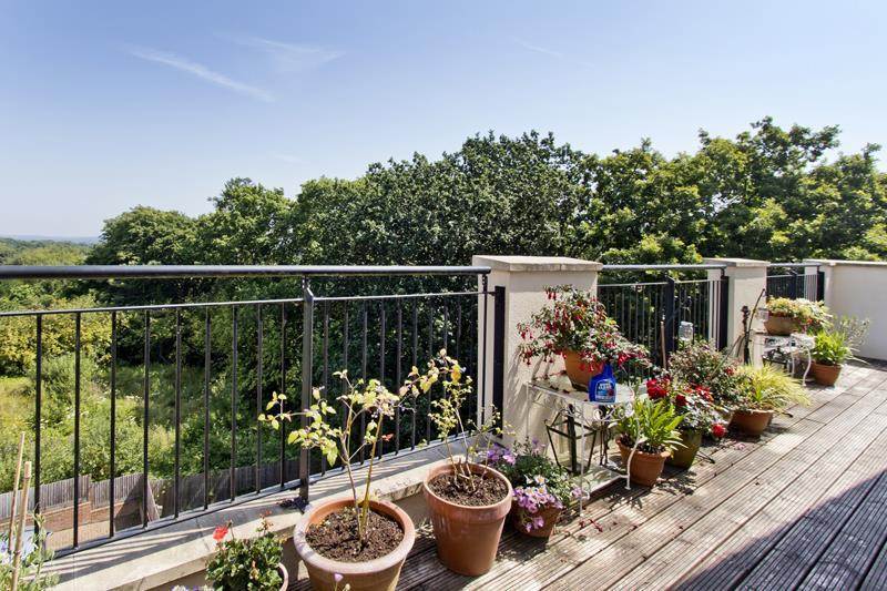 Balcony3.jpg
