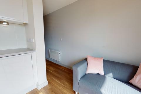 Studio to rent, Standard Studio, One Wolstenholme Square, L1