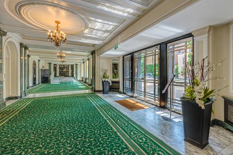 3 bedroom flat for sale, Portsea Hall