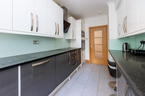 3 bedroom flat for sale, Portsea Hall