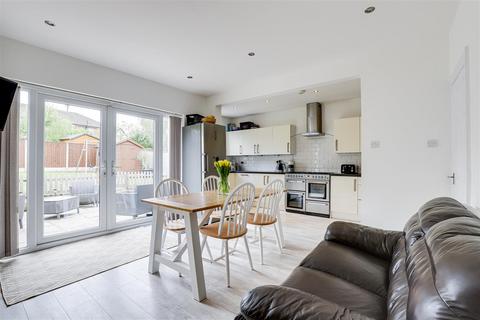13 Windmill Grove, Hucknall, Nottingham, NG15 7GJ