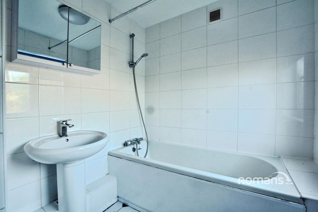 House in London, Cowley - View 5