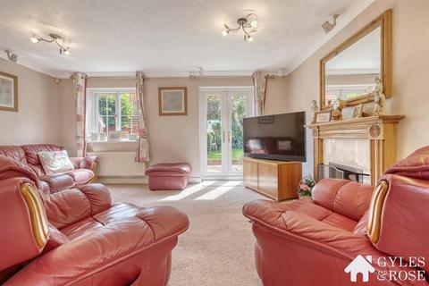 undefined, Manningtree