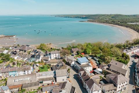 First Floor Flat, Arcadia House Glanmor Terrace, New Quay, SA45 9PX