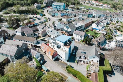First Floor Flat, Arcadia House Glanmor Terrace, New Quay, SA45 9PX