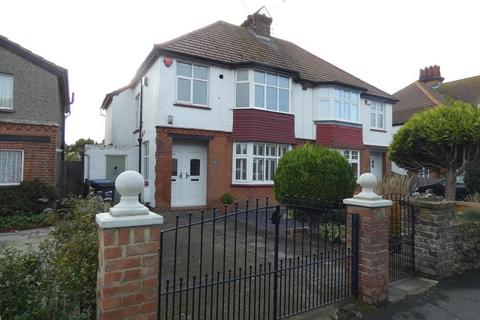 1 bedroom flat to rent, Lindenthorpe Road, Broadstairs, Kent, CT10
