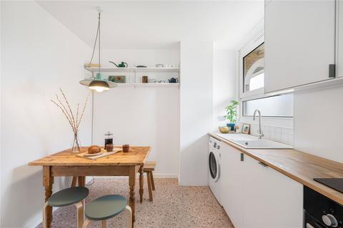 2 bedroom maisonette for sale, Kingsgate Estate, Tottenham Road, London, N1