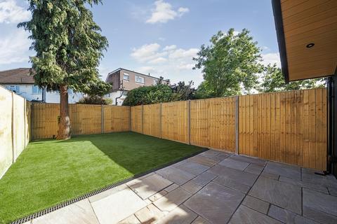 18 Elm Close, Carshalton, SM5 2AG