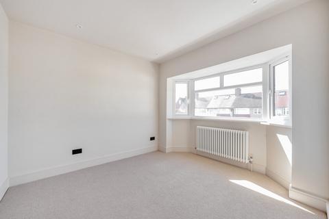 18 Elm Close, Carshalton, SM5 2AG
