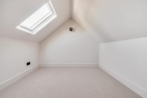 18 Elm Close, Carshalton, SM5 2AG