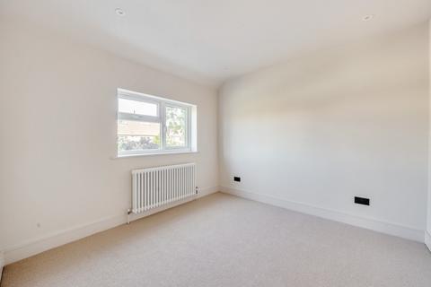 18 Elm Close, Carshalton, SM5 2AG