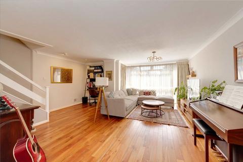10 The Dene, London, W13 8AY