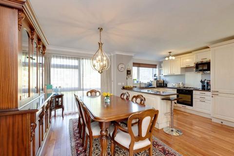 10 The Dene, London, W13 8AY