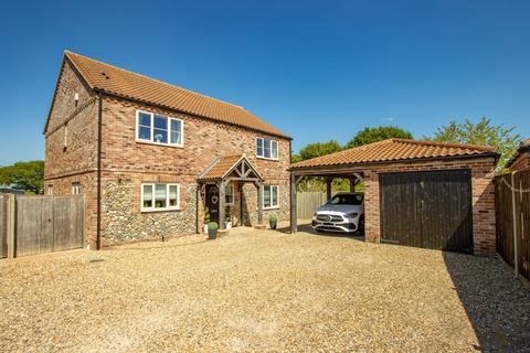 4 bedroom detached house for sale, Old Forge Yard, The Street, Beeston