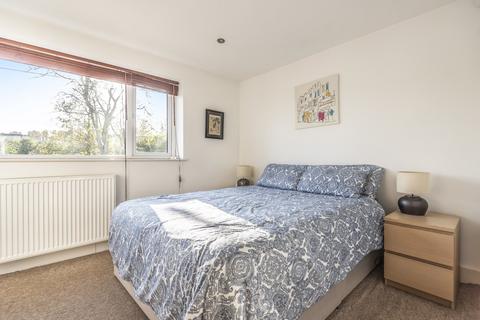 2 bedroom flat for sale, Pulross Road, Brixton, London, SW9