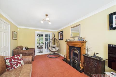 4 bedroom detached house for sale, Top Farm Road, Rhosrobin, Wrexham