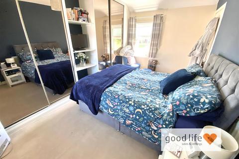 14 The Crescent, New Silksworth, Sunderland, SR3 1DB