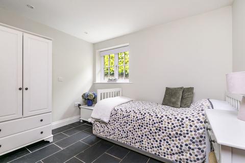 3 Rutledge Drive, Littleton, Winchester, SO22 6FE