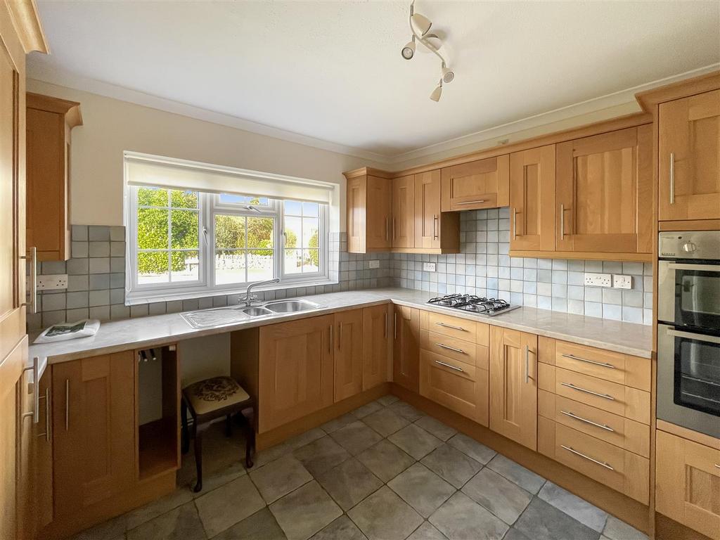 Kitchen.JPG