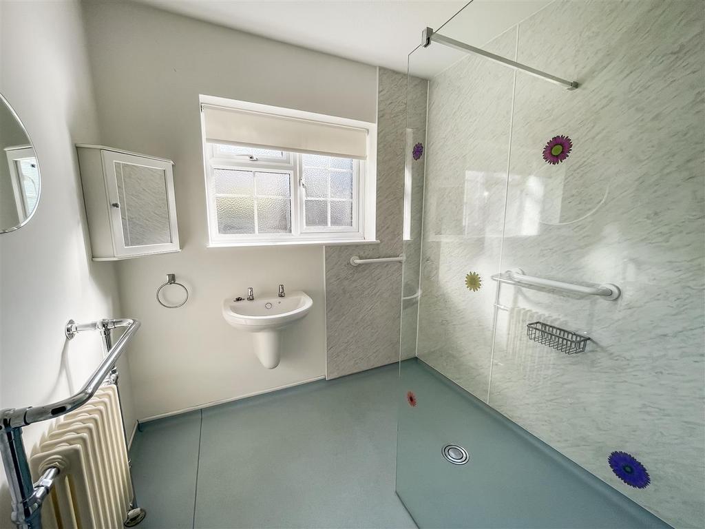 Shower room.JPG