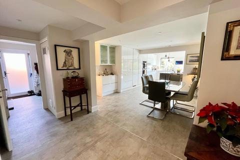 4 bedroom detached house to rent, Maidenhead Road, Windsor, Berkshire, SL4
