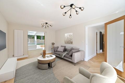 4 Hurst Hill, Chatham, ME5 9BX
