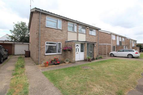25 Holmes Way, Paston, Peterborough, PE4 7XZ