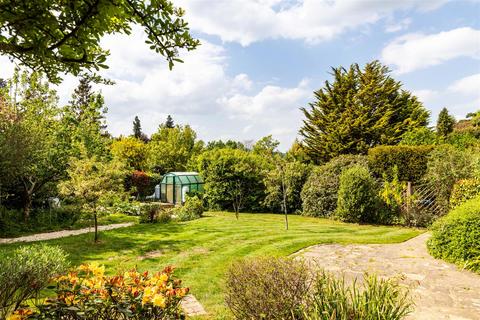 11 Deepdene Drive, Dorking, RH5 4AH