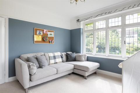 11 Deepdene Drive, Dorking, RH5 4AH