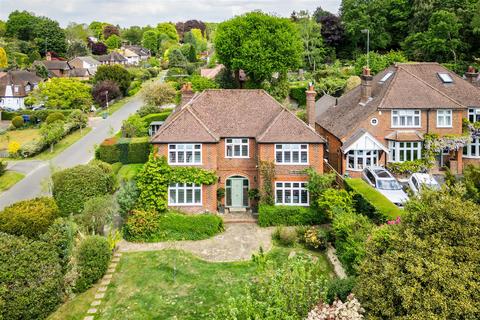 11 Deepdene Drive, Dorking, RH5 4AH