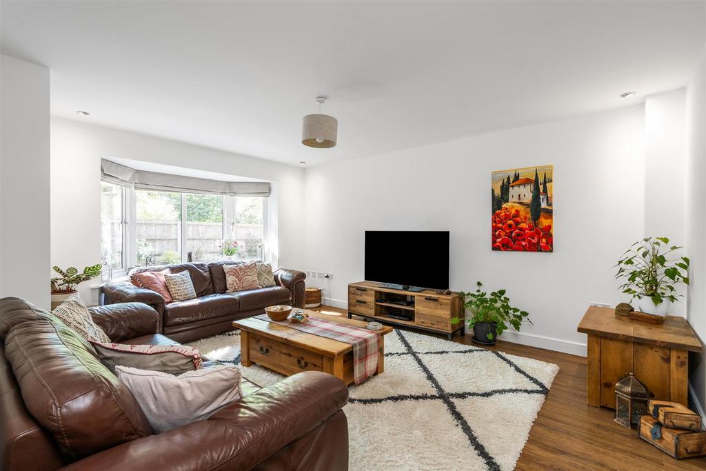 4 Maple View 18.jpg