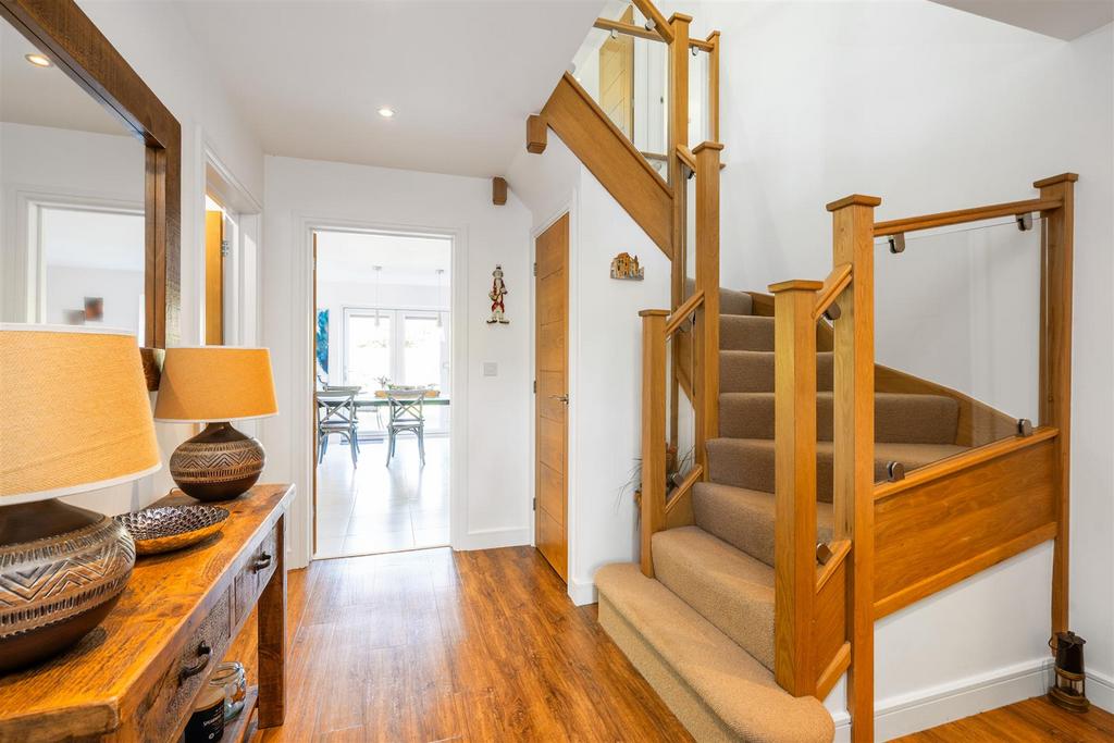 4 Maple View 22.jpg