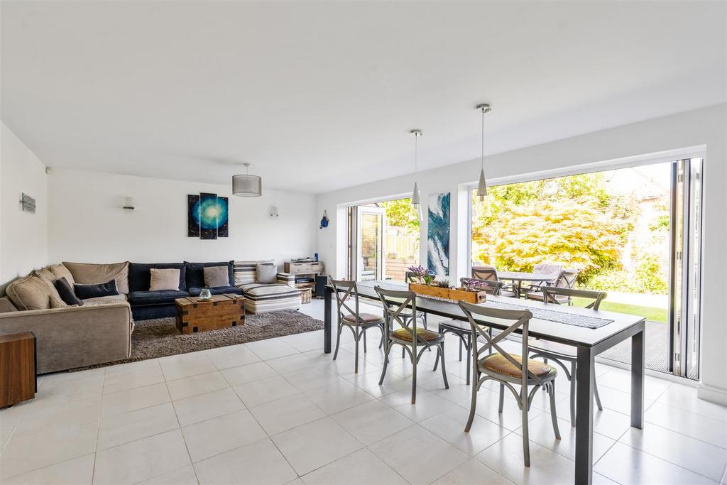 4 Maple View 27.jpg